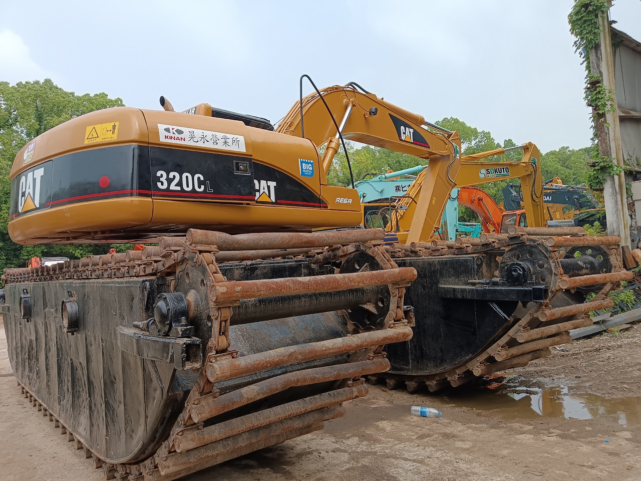 CAT 320BL 320CL Customizable Dredger - Kétéltű kotrógép: 1 kép. CAT 320BL 320CL Customizable Dredger - Kétéltű kotrógép: 1 kép.