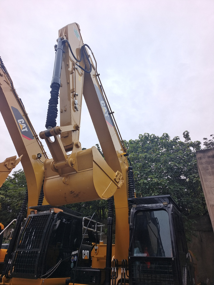 CAT 320D 2 L 324DL 330D2L 336D2L - Lánctalpas kotró: 3 kép. CAT 320D 2 L 324DL 330D2L 336D2L - Lánctalpas kotró: 3 kép.