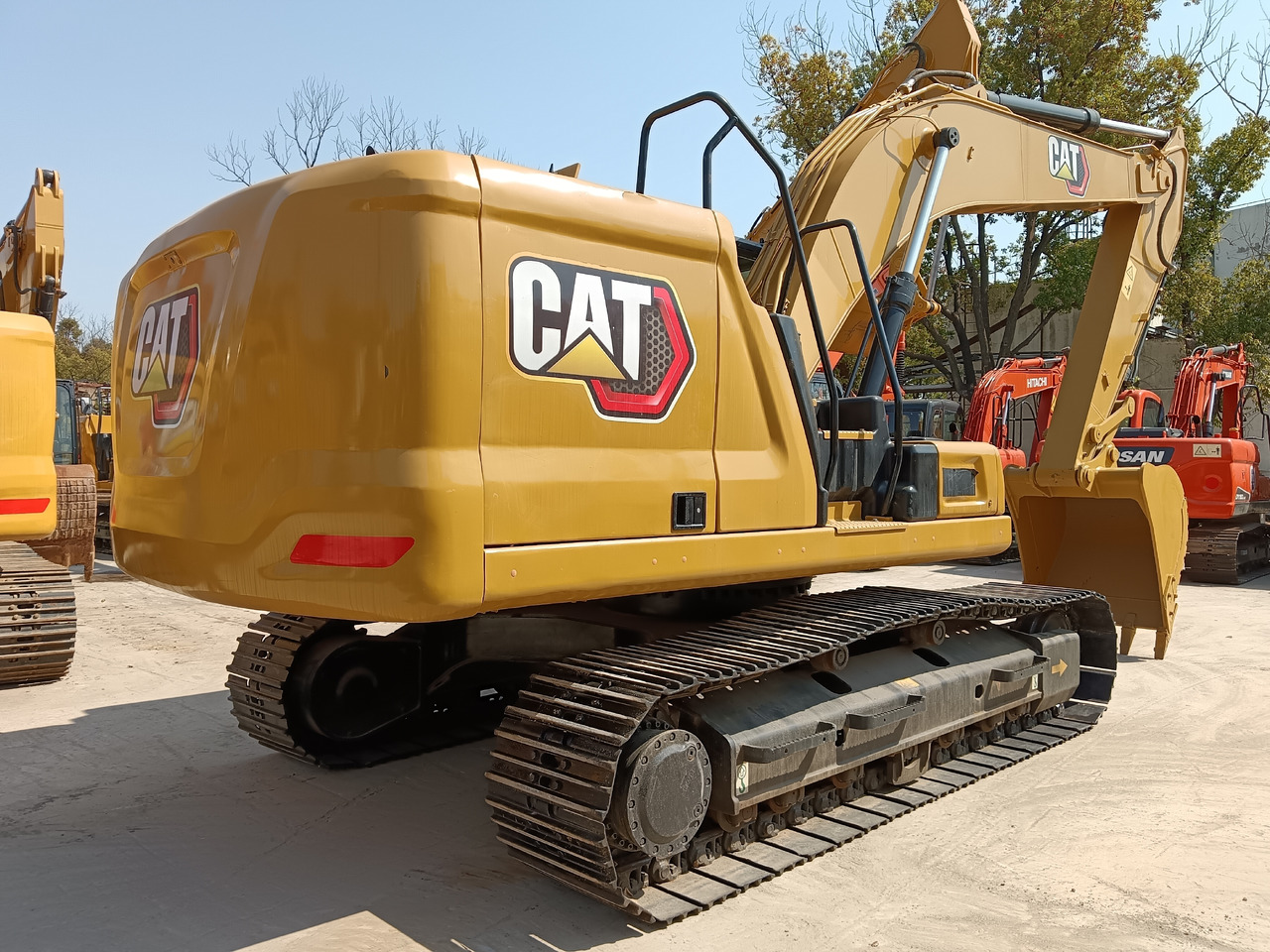 CAT 320GC - Lánctalpas kotró: 1 kép. CAT 320GC - Lánctalpas kotró: 1 kép.