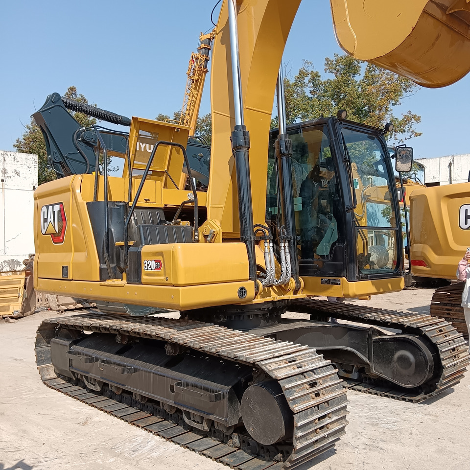 CAT 320GC - Lánctalpas kotró: 4 kép. CAT 320GC - Lánctalpas kotró: 4 kép.