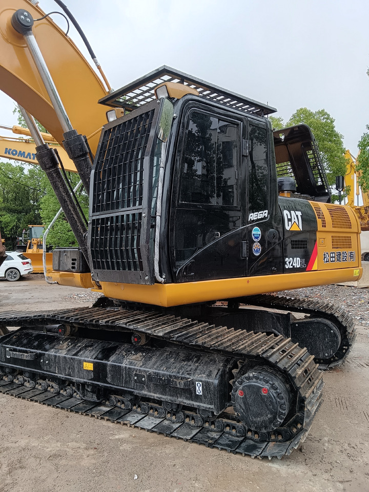 CAT 324D 324DL - Lánctalpas kotró: 5 kép. CAT 324D 324DL - Lánctalpas kotró: 5 kép.