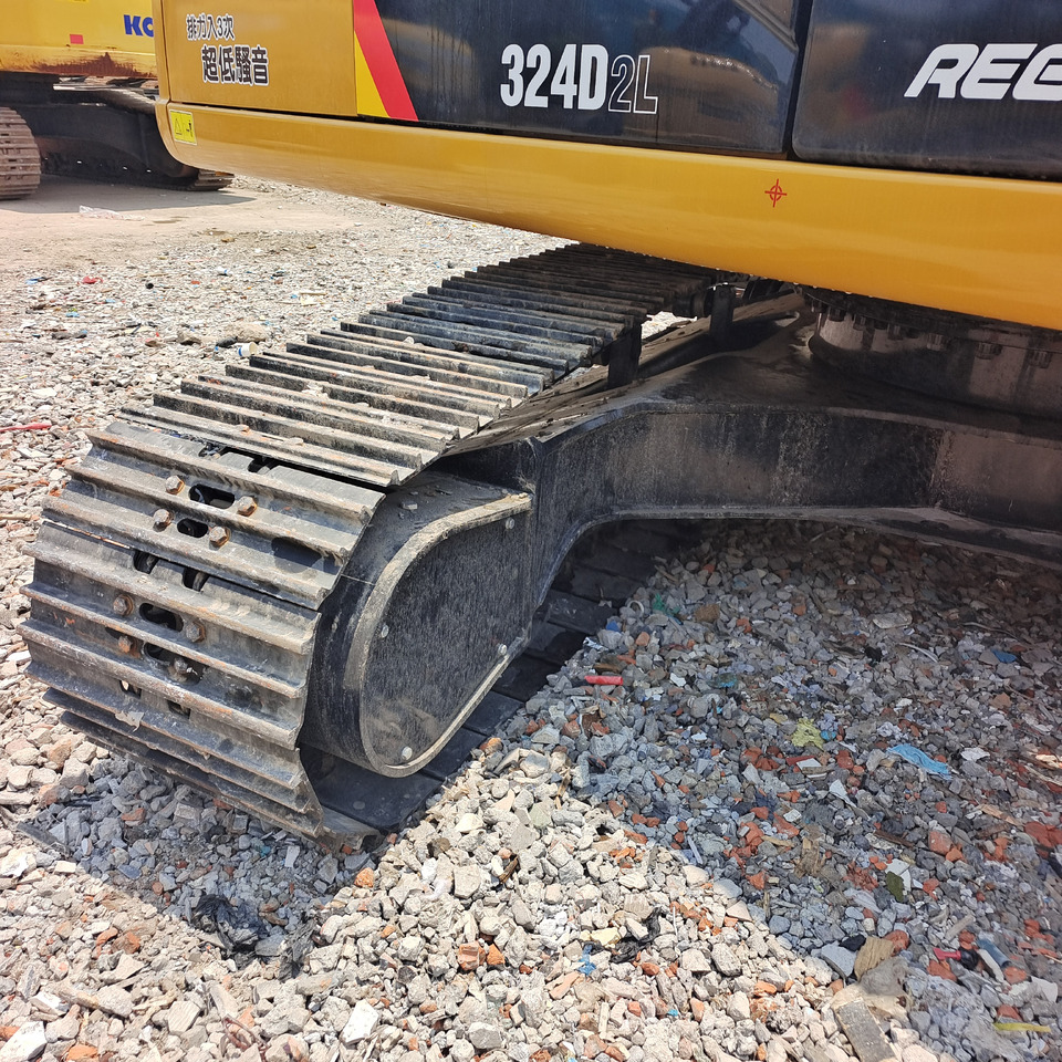 CAT 324DL CAT 324D2L - Lánctalpas kotró: 3 kép. CAT 324DL CAT 324D2L - Lánctalpas kotró: 3 kép.