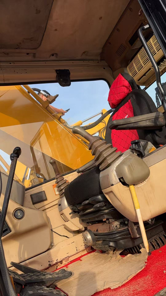 CATERPILLAR 320BL CAT 320 BL 320CL 320D2L 320GC - Lánctalpas kotró: 2 kép. CATERPILLAR 320BL CAT 320 BL 320CL 320D2L 320GC - Lánctalpas kotró: 2 kép.