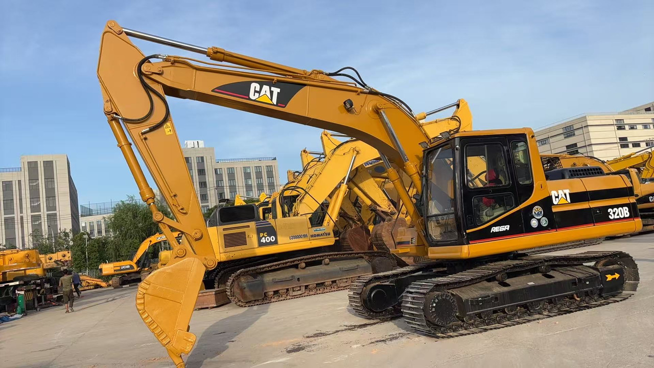 CATERPILLAR 320BL CAT 320 BL 320CL 320D2L 320GC - Lánctalpas kotró: 1 kép. CATERPILLAR 320BL CAT 320 BL 320CL 320D2L 320GC - Lánctalpas kotró: 1 kép.