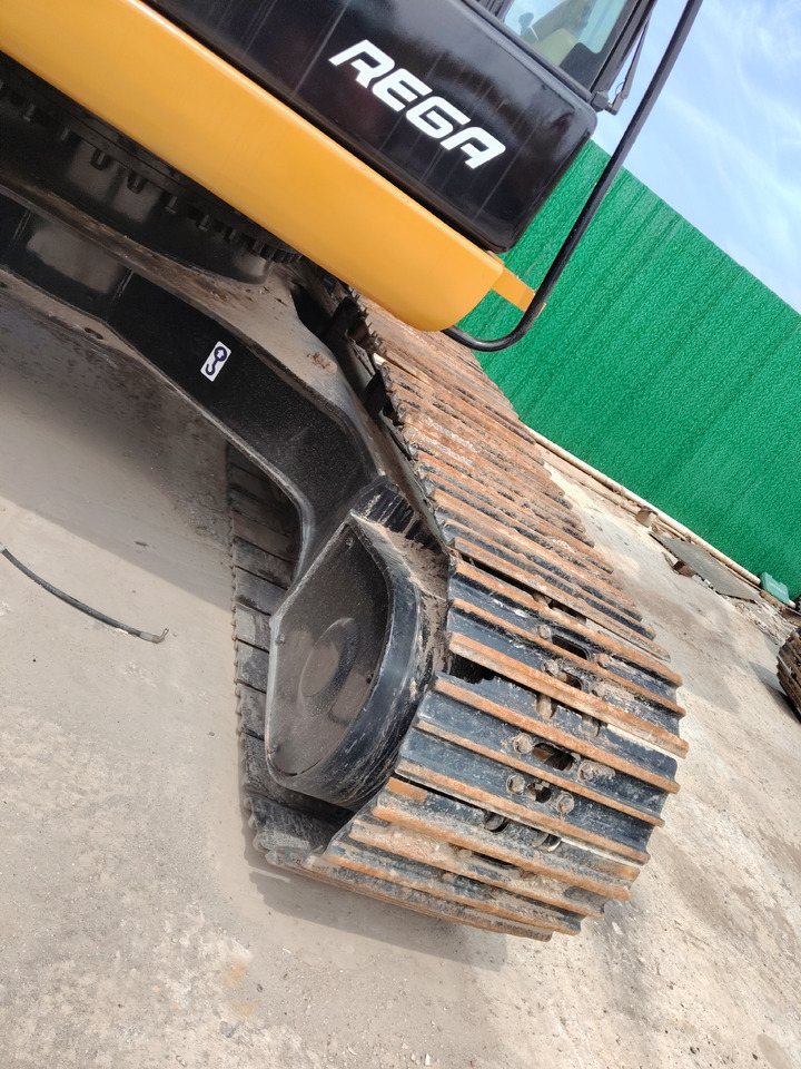 CATERPILLAR 320D2 C7.1 ENGINE CAT 320 D 320GC - Lánctalpas kotró: 4 kép. CATERPILLAR 320D2 C7.1 ENGINE CAT 320 D 320GC - Lánctalpas kotró: 4 kép.