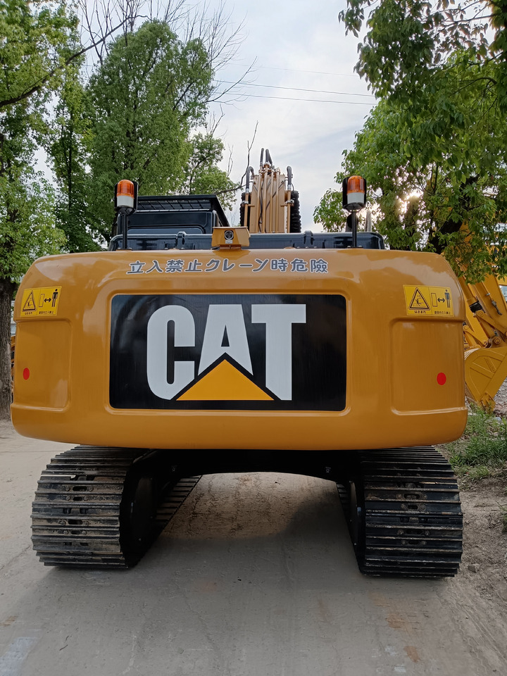CATERPILLAR 320D2L CAT 330 - Lánctalpas kotró: 3 kép. CATERPILLAR 320D2L CAT 330 - Lánctalpas kotró: 3 kép.