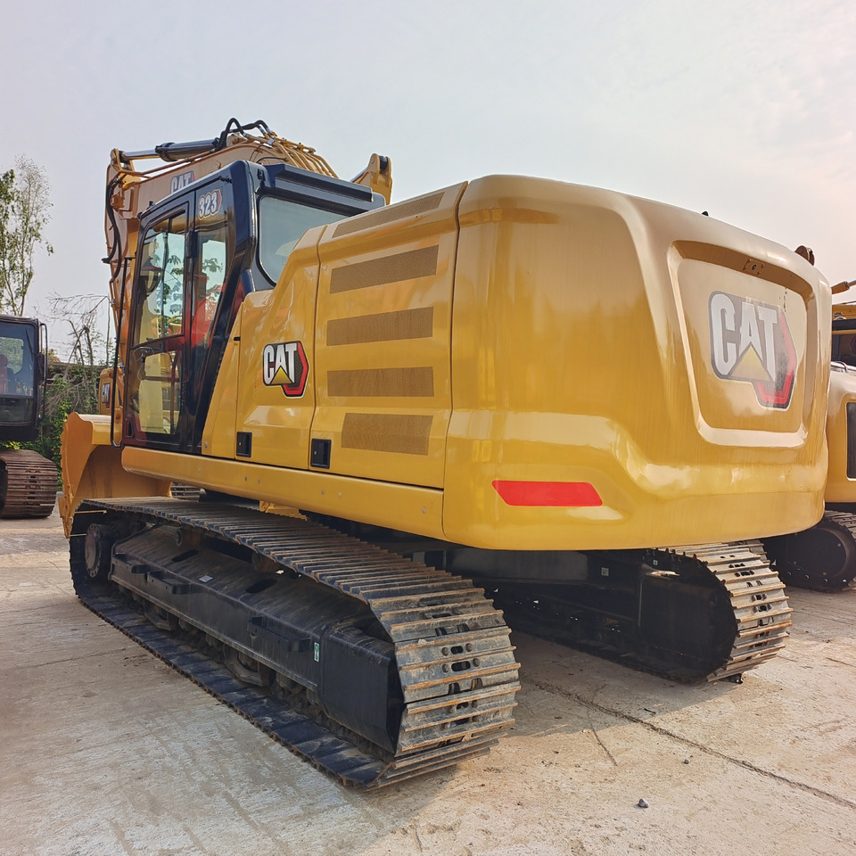 CATERPILLAR 323 GC CAT 323 323GC - Lánctalpas kotró: 2 kép. CATERPILLAR 323 GC CAT 323 323GC - Lánctalpas kotró: 2 kép.