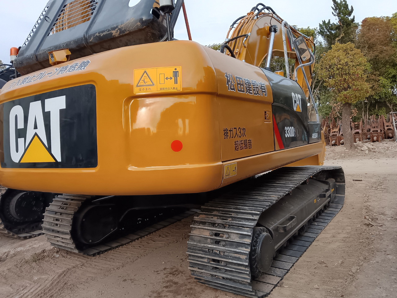 CATERPILLAR 330 CAT 330D 330D2 L 336 D 2 L - Lánctalpas kotró: 2 kép. CATERPILLAR 330 CAT 330D 330D2 L 336 D 2 L - Lánctalpas kotró: 2 kép.
