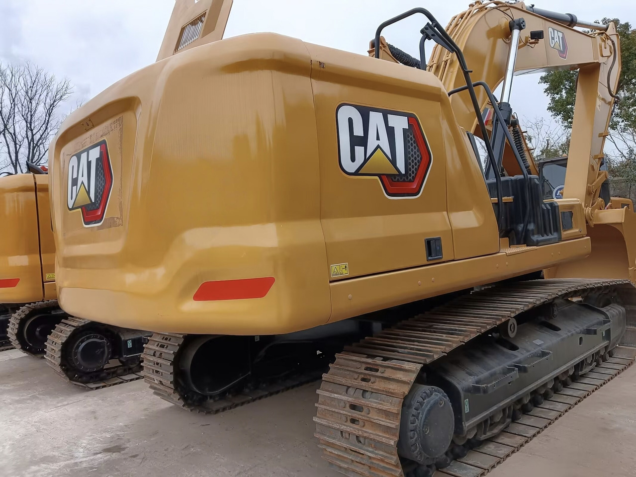 CATERPILLAR 330 GC - Lánctalpas kotró: 2 kép. CATERPILLAR 330 GC - Lánctalpas kotró: 2 kép.