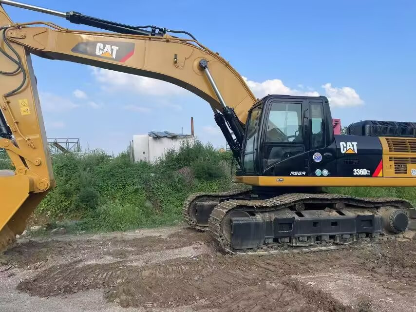 CATERPILLAR 336D CAT 336 D2 L 336GC - Lánctalpas kotró: 3 kép. CATERPILLAR 336D CAT 336 D2 L 336GC - Lánctalpas kotró: 3 kép.