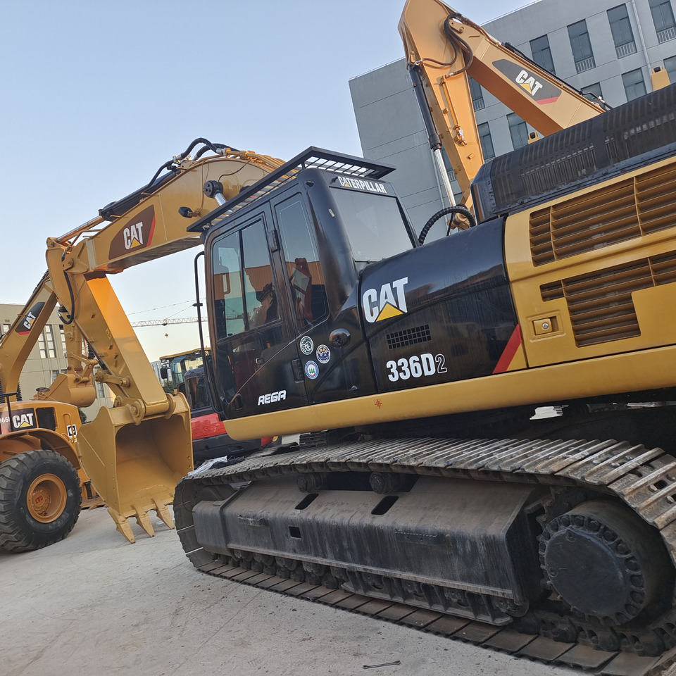 CATERPILLAR 336D CAT 336D2 L - Lánctalpas kotró: 2 kép. CATERPILLAR 336D CAT 336D2 L - Lánctalpas kotró: 2 kép.