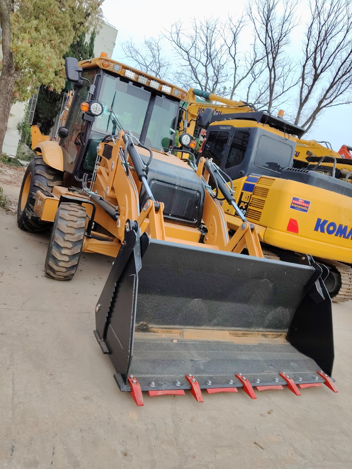 CATERPILLAR 420F CAT - Kotrórakodó: 2 kép. CATERPILLAR 420F CAT - Kotrórakodó: 2 kép.
