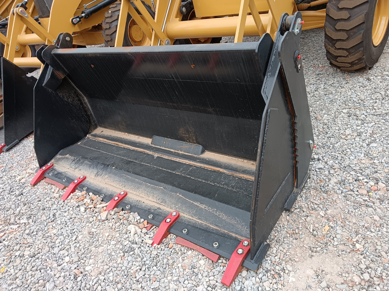 CATERPILLAR 420FⅡ CAT - Kotrórakodó: 2 kép. CATERPILLAR 420FⅡ CAT - Kotrórakodó: 2 kép.