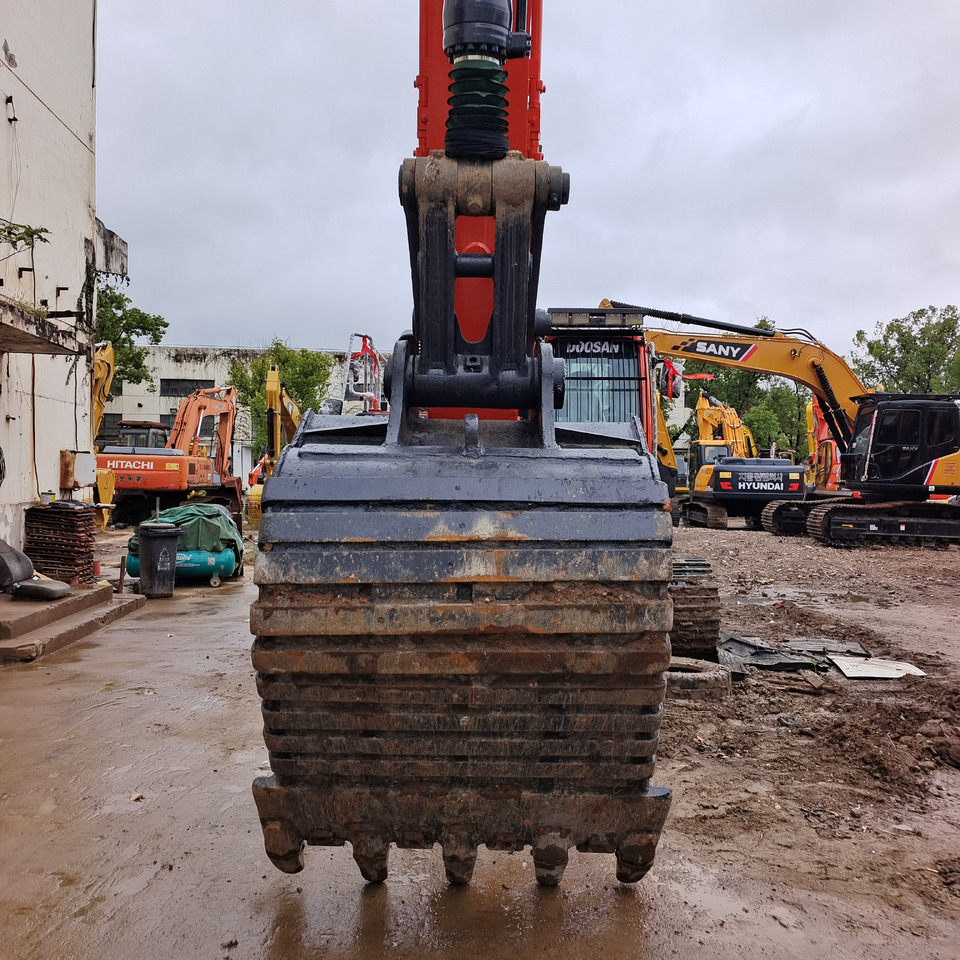 DOOSAN DX340LCA DX340LC-9C - Lánctalpas kotró: 2 kép. DOOSAN DX340LCA DX340LC-9C - Lánctalpas kotró: 2 kép.