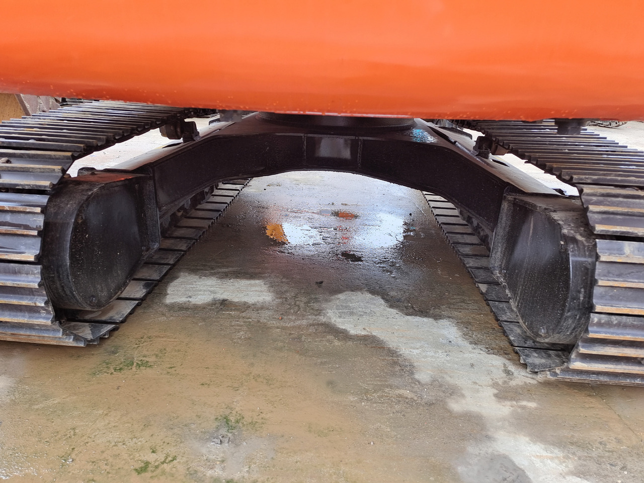 HITACHI ZX120 - Lánctalpas kotró: 5 kép. HITACHI ZX120 - Lánctalpas kotró: 5 kép.
