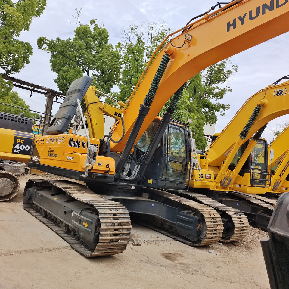 HYUNDAI 305LC-9S 305 LC -9T - Lánctalpas kotró: 3 kép. HYUNDAI 305LC-9S 305 LC -9T - Lánctalpas kotró: 3 kép.