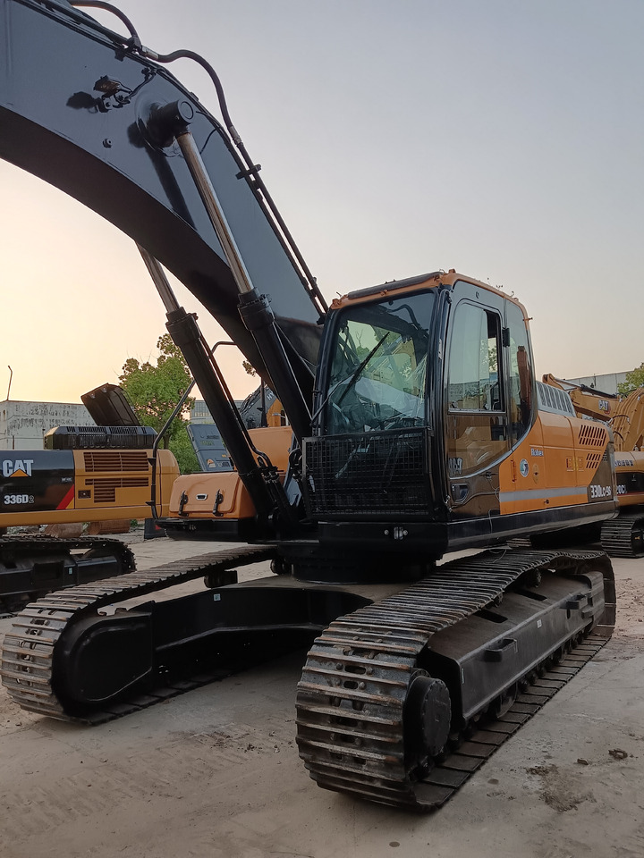 HYUNDAI 330LC-9S - Lánctalpas kotró: 1 kép. HYUNDAI 330LC-9S - Lánctalpas kotró: 1 kép.