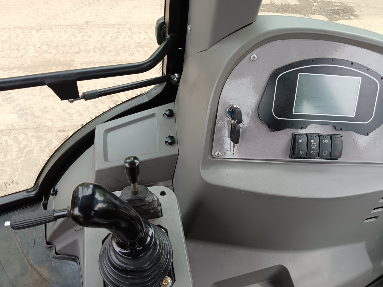 JCB 4CX BRAND NEW - Kotrórakodó: 4 kép. JCB 4CX BRAND NEW - Kotrórakodó: 4 kép.