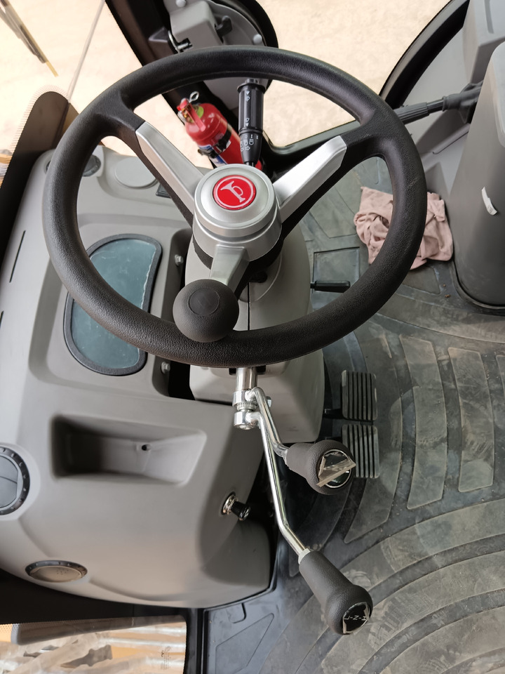 JCB 4CX BRAND NEW - Kotrórakodó: 2 kép. JCB 4CX BRAND NEW - Kotrórakodó: 2 kép.