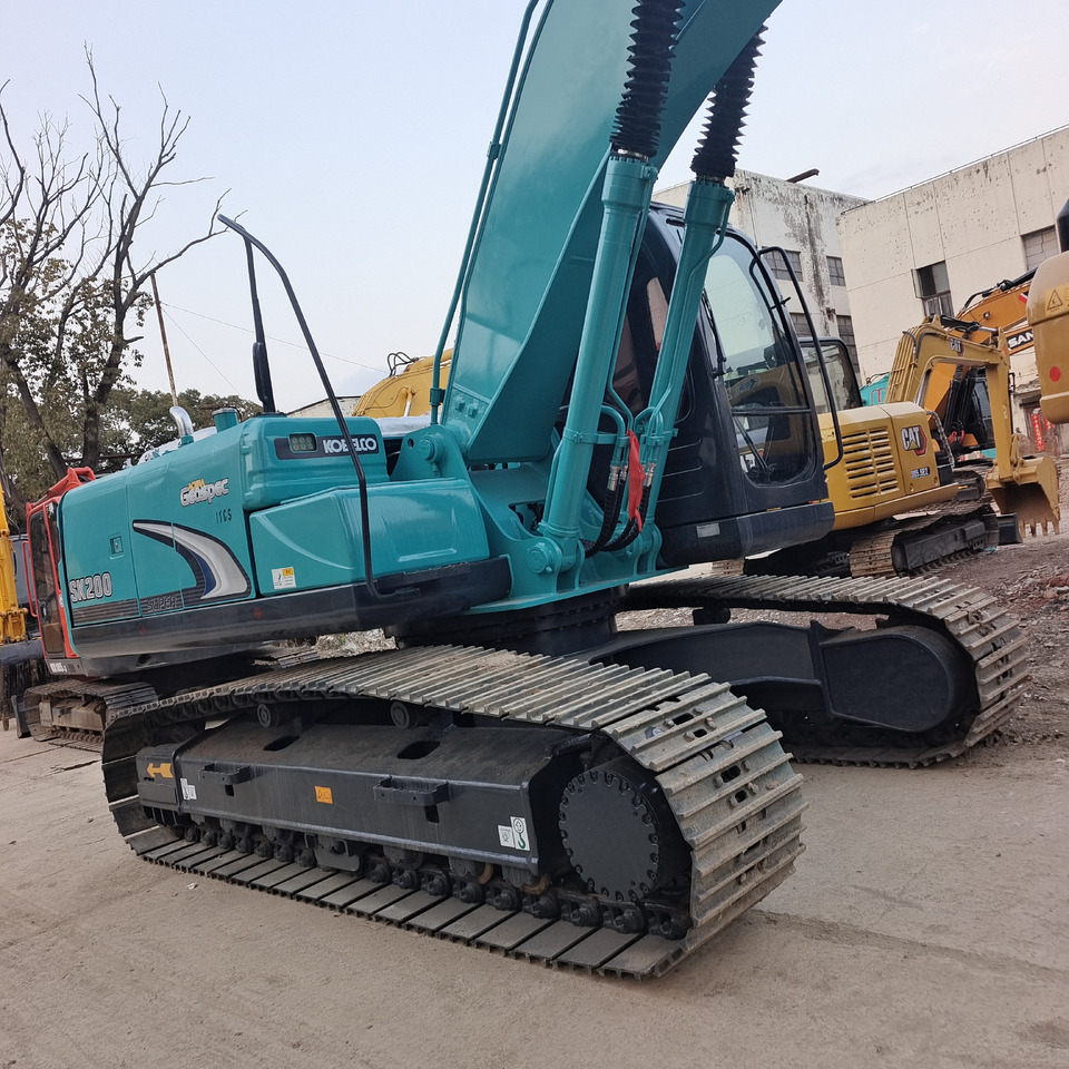 KOBELCO SK 200-8 - Lánctalpas kotró: 2 kép. KOBELCO SK 200-8 - Lánctalpas kotró: 2 kép.