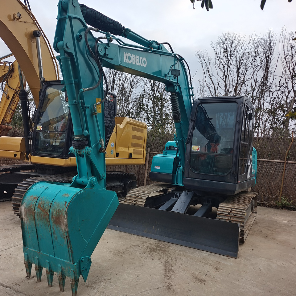 KOBELCO SK 75 SK75 - Minikotró: 2 kép. KOBELCO SK 75 SK75 - Minikotró: 2 kép.