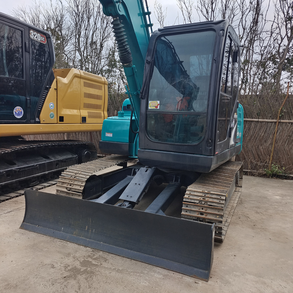 KOBELCO SK 75 SK75 - Minikotró: 3 kép. KOBELCO SK 75 SK75 - Minikotró: 3 kép.