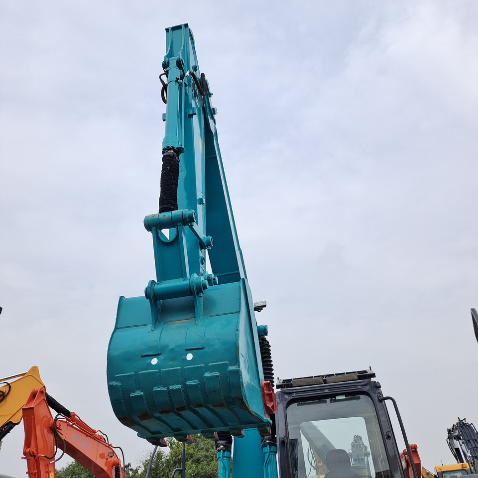 KOBELCO SK140 SK200-8 SK210LC - Lánctalpas kotró: 3 kép. KOBELCO SK140 SK200-8 SK210LC - Lánctalpas kotró: 3 kép.