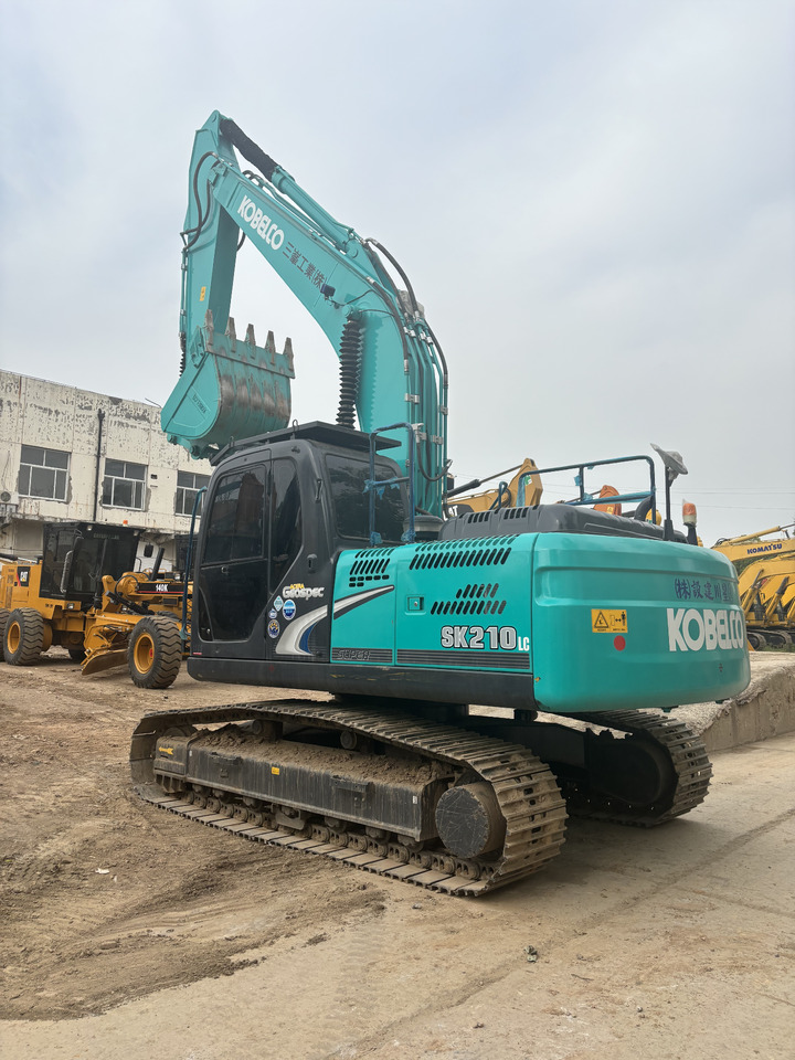 KOBELCO SK210LC - Lánctalpas kotró: 4 kép. KOBELCO SK210LC - Lánctalpas kotró: 4 kép.