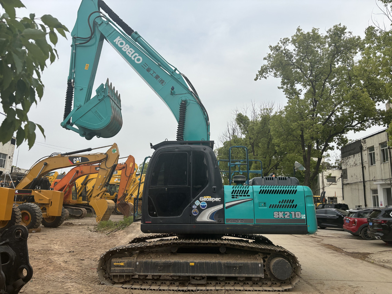 KOBELCO SK210LC - Lánctalpas kotró: 1 kép. KOBELCO SK210LC - Lánctalpas kotró: 1 kép.