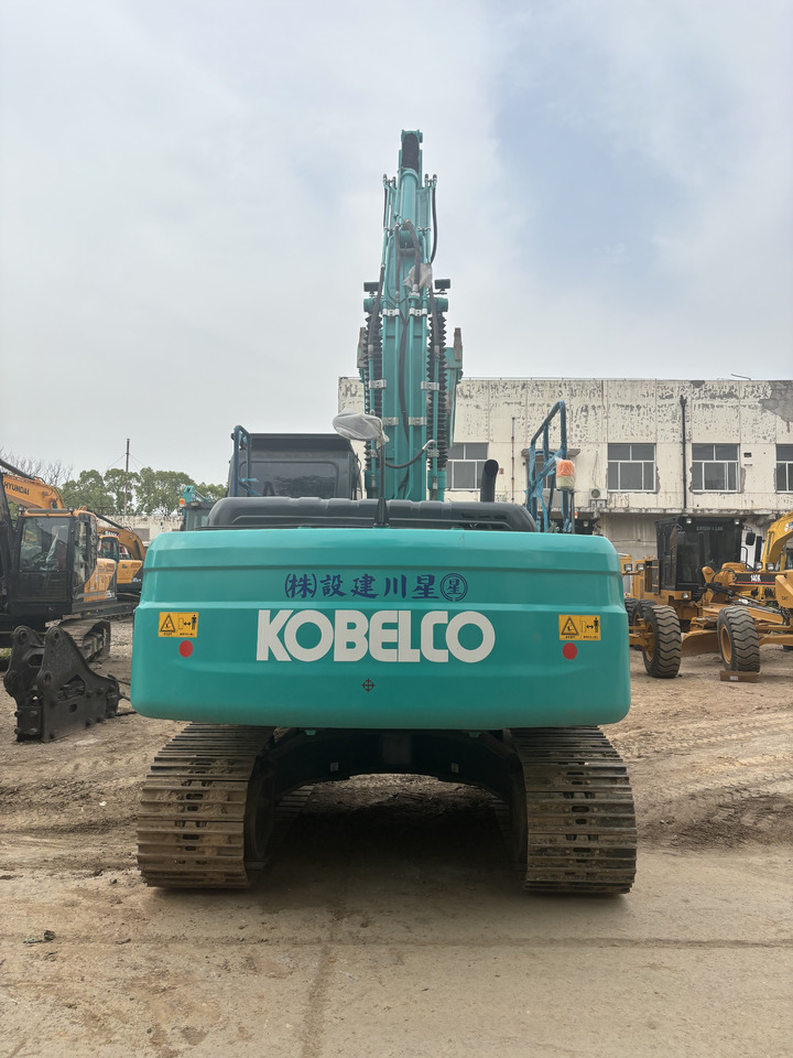 KOBELCO SK210LC - Lánctalpas kotró: 3 kép. KOBELCO SK210LC - Lánctalpas kotró: 3 kép.