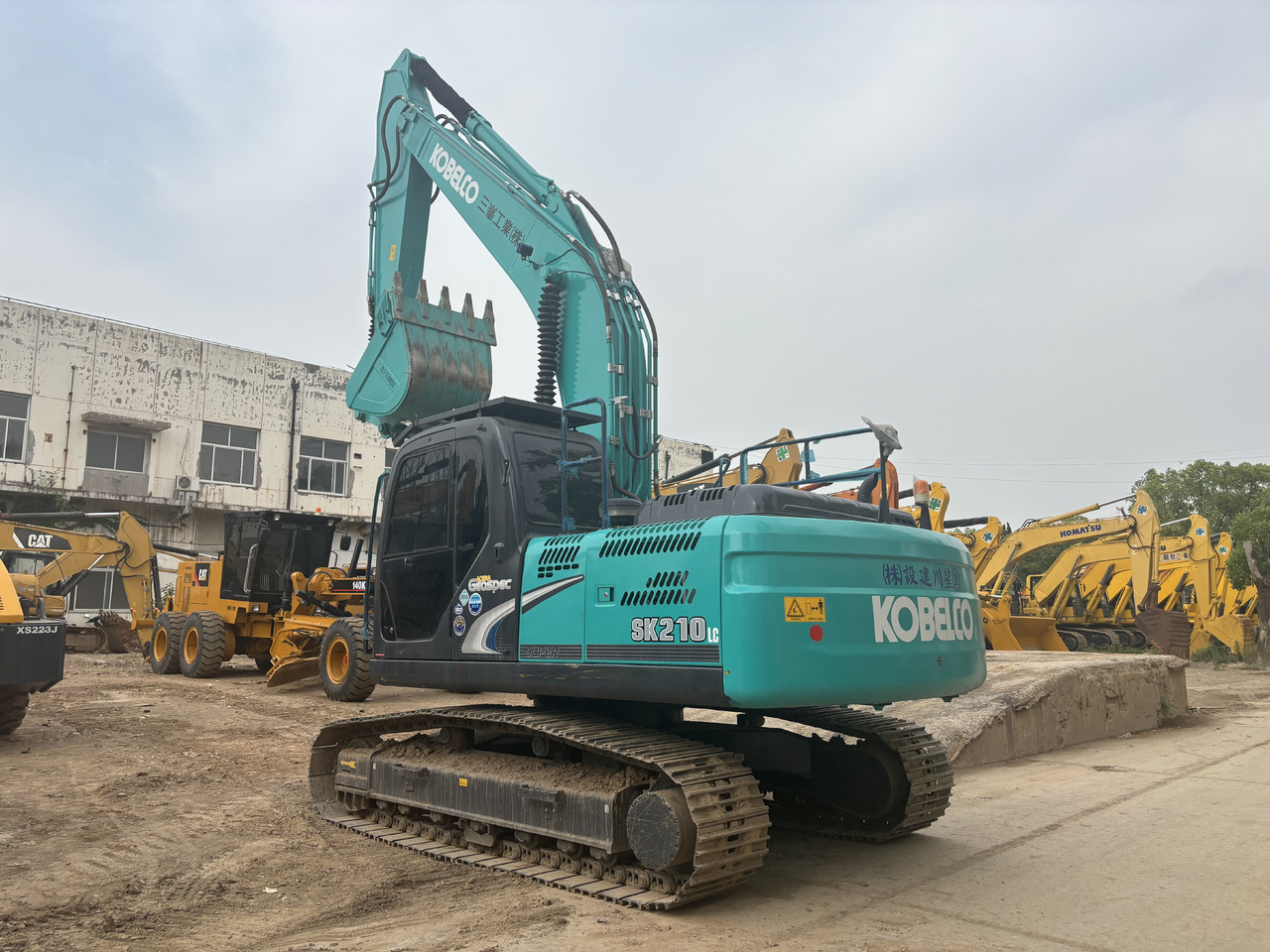 KOBELCO SK210LC - Lánctalpas kotró: 5 kép. KOBELCO SK210LC - Lánctalpas kotró: 5 kép.