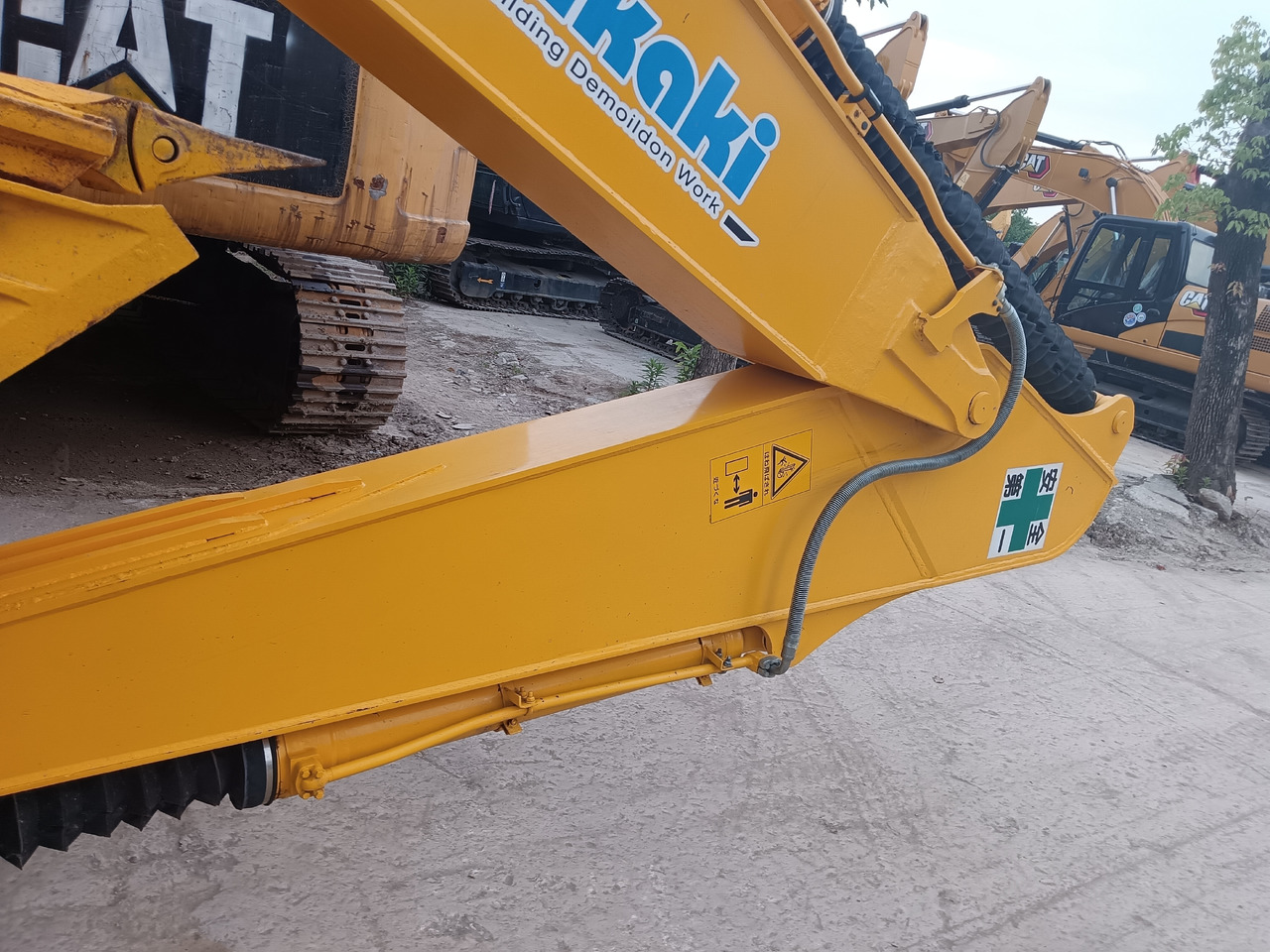 KOMATSU PC 240 LC - Lánctalpas kotró: 5 kép. KOMATSU PC 240 LC - Lánctalpas kotró: 5 kép.