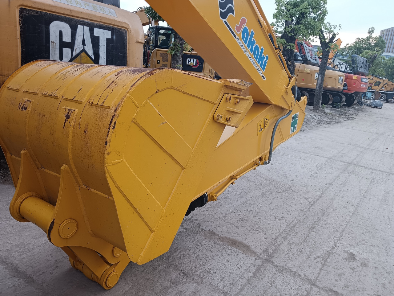 KOMATSU PC 240 LC - Lánctalpas kotró: 4 kép. KOMATSU PC 240 LC - Lánctalpas kotró: 4 kép.