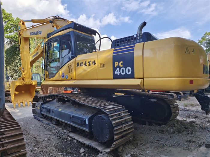 KOMATSU PC400-8 PC400-8R - Lánctalpas kotró: 4 kép. KOMATSU PC400-8 PC400-8R - Lánctalpas kotró: 4 kép.