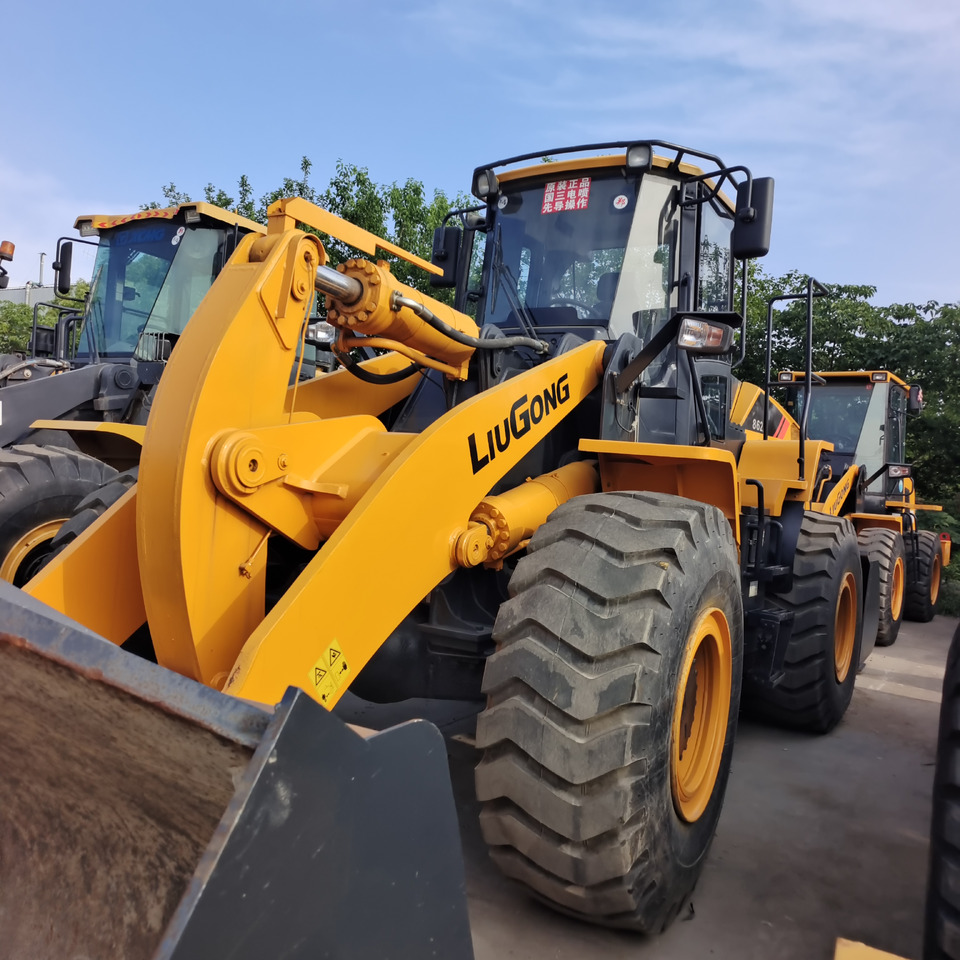LIUGONG 862H - Gumikerekes homlokrakodó: 1 kép. LIUGONG 862H - Gumikerekes homlokrakodó: 1 kép.