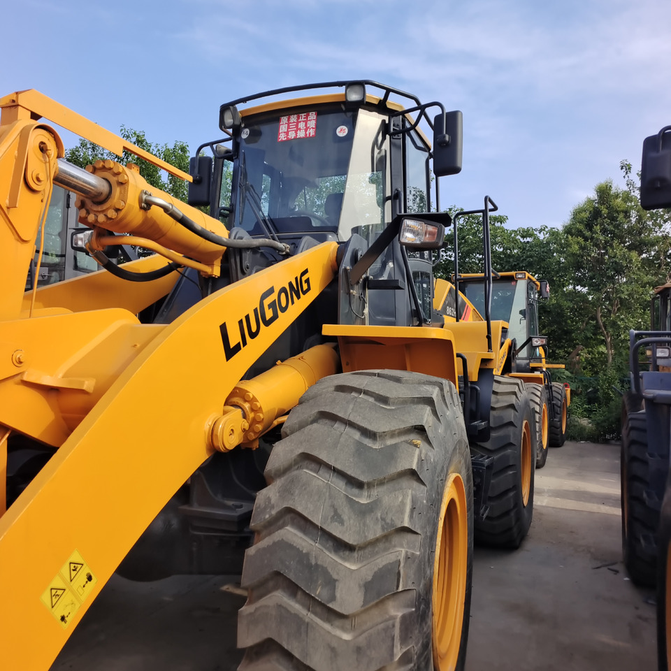 LIUGONG 862H - Gumikerekes homlokrakodó: 5 kép. LIUGONG 862H - Gumikerekes homlokrakodó: 5 kép.