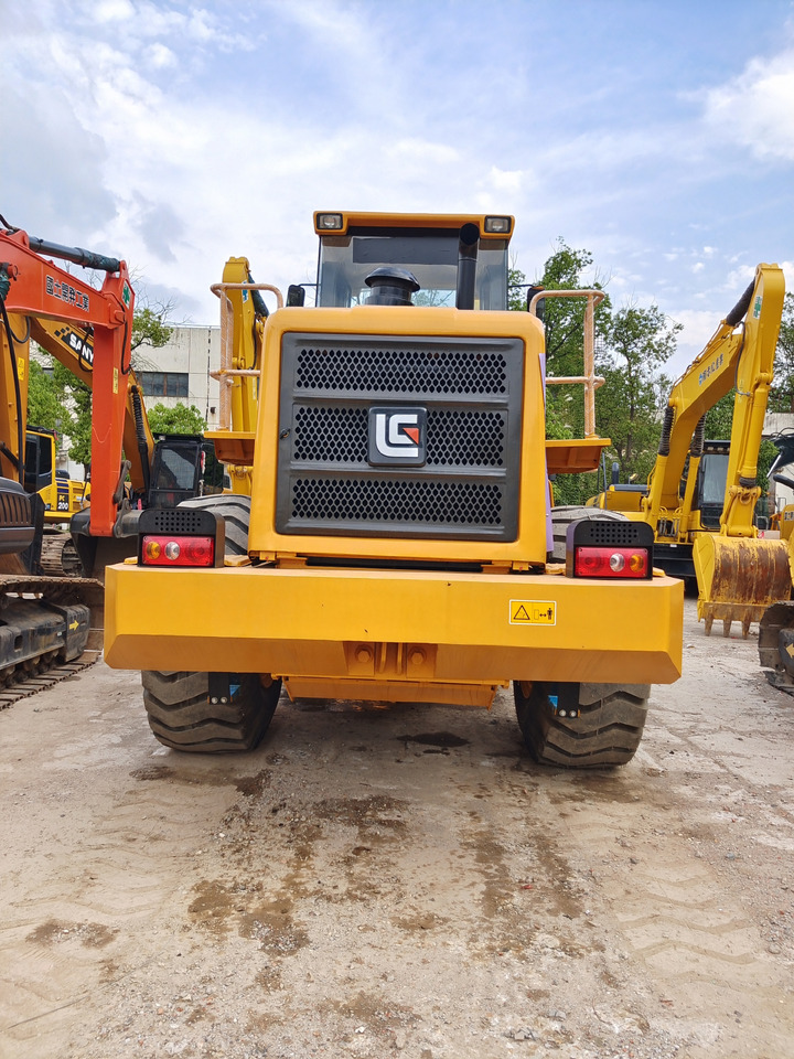 LIUGONG CLG 856 856H - Gumikerekes homlokrakodó: 5 kép. LIUGONG CLG 856 856H - Gumikerekes homlokrakodó: 5 kép.