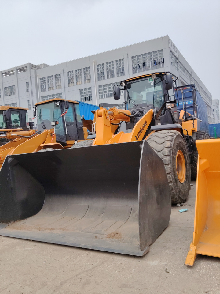 LIUGONG CLG 870H - Gumikerekes homlokrakodó: 3 kép. LIUGONG CLG 870H - Gumikerekes homlokrakodó: 3 kép.