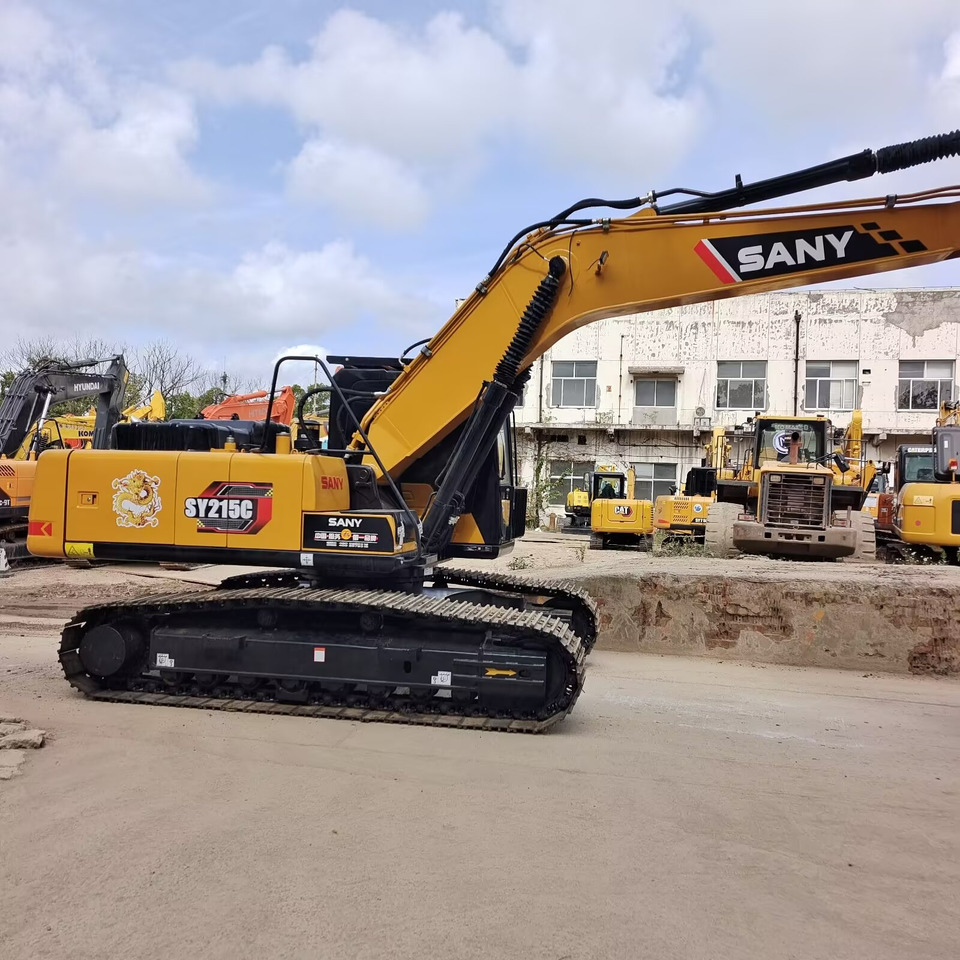 SANY 215 C SY 215C - 9 - Lánctalpas kotró: 2 kép. SANY 215 C SY 215C - 9 - Lánctalpas kotró: 2 kép.
