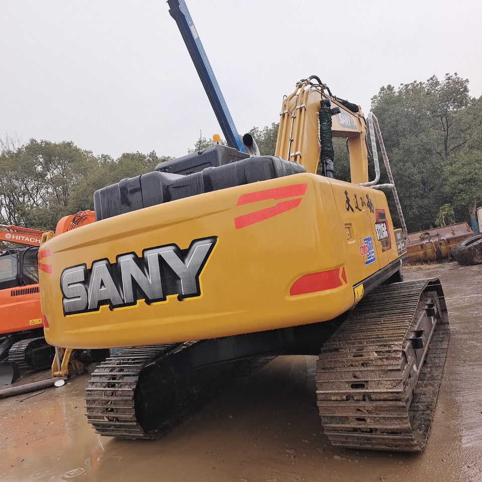 SANY SY215C-9 SY 215C - Lánctalpas kotró: 3 kép. SANY SY215C-9 SY 215C - Lánctalpas kotró: 3 kép.