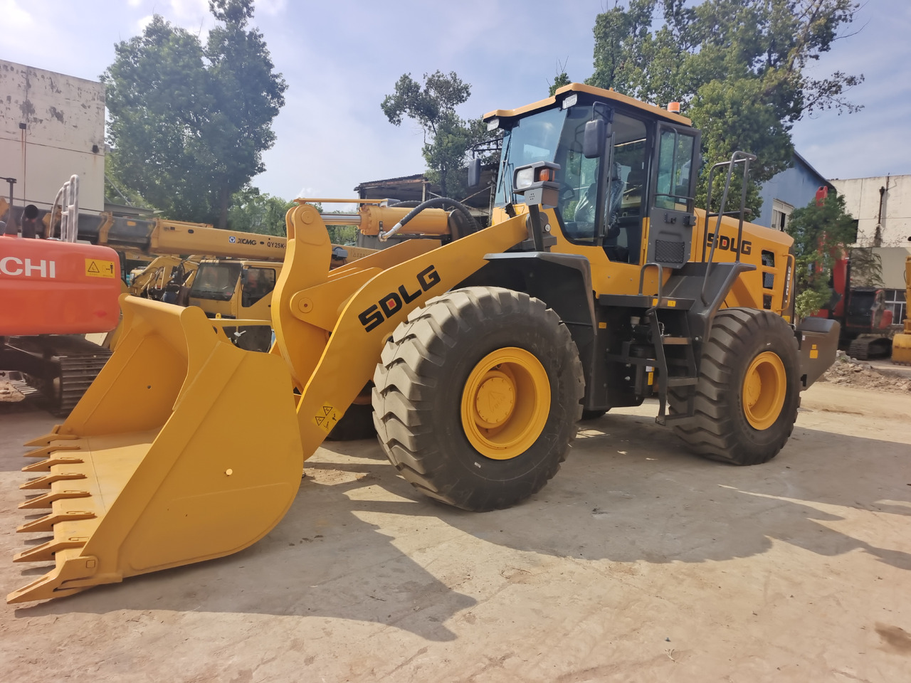 SDLG LG 958F LG958F 958L - Gumikerekes homlokrakodó: 3 kép. SDLG LG 958F LG958F 958L - Gumikerekes homlokrakodó: 3 kép.