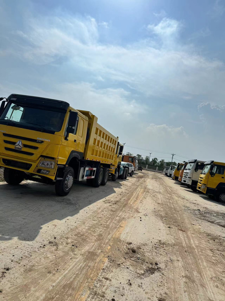 SINOTRUK HOWO 6*4 - Billenőplatós teherautó: 3 kép. SINOTRUK HOWO 6*4 - Billenőplatós teherautó: 3 kép.
