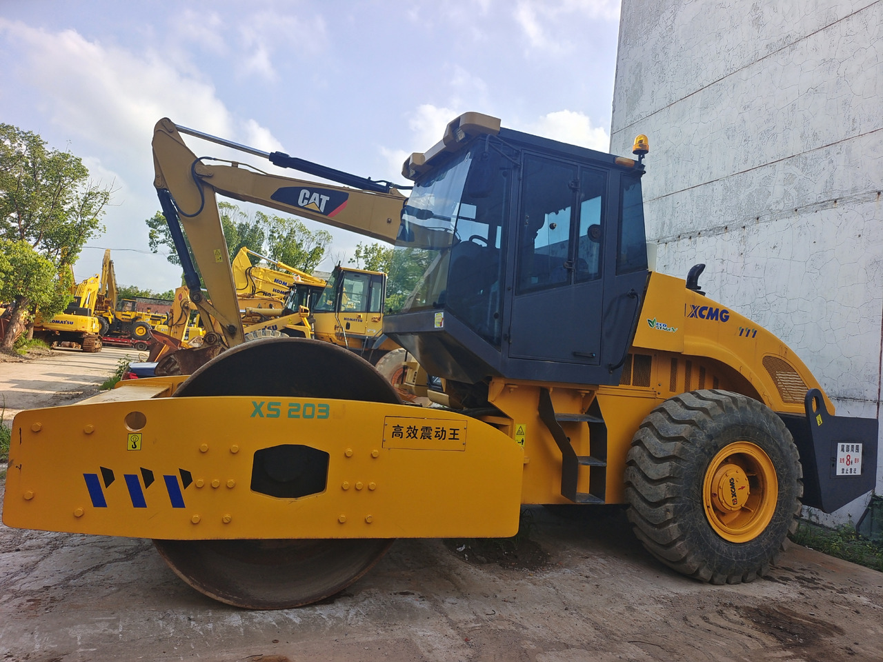 XCMG XS203J - Úthenger: 4 kép. XCMG XS203J - Úthenger: 4 kép.