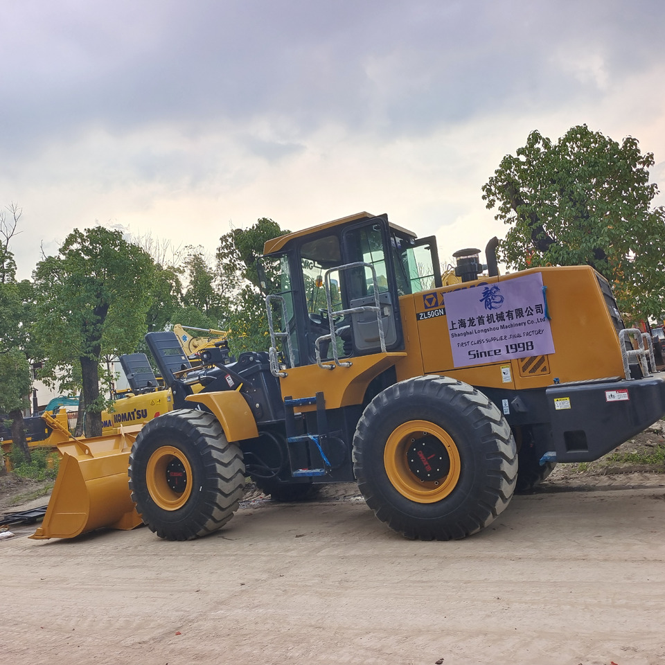 XCMG ZL 50 GN ZL50GN - Gumikerekes homlokrakodó: 2 kép. XCMG ZL 50 GN ZL50GN - Gumikerekes homlokrakodó: 2 kép.