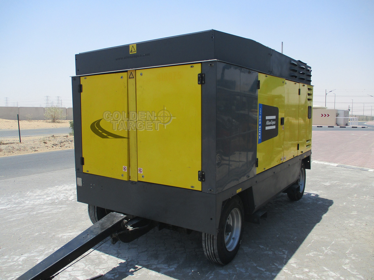 ATLAS COPCO XAHS950CD - Légkompresszor: 2 kép. ATLAS COPCO XAHS950CD - Légkompresszor: 2 kép.