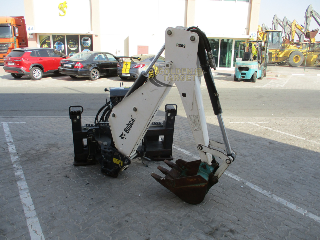 BOBCAT Skid Steer R30S Backhoe Attachment - Rakodókanál - Mini homlokrakodó: 1 kép. BOBCAT Skid Steer R30S Backhoe Attachment - Rakodókanál - Mini homlokrakodó: 1 kép.