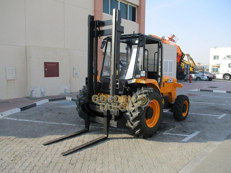 JCB 930 - Építőipari gépek: 2 kép. JCB 930 - Építőipari gépek: 2 kép.