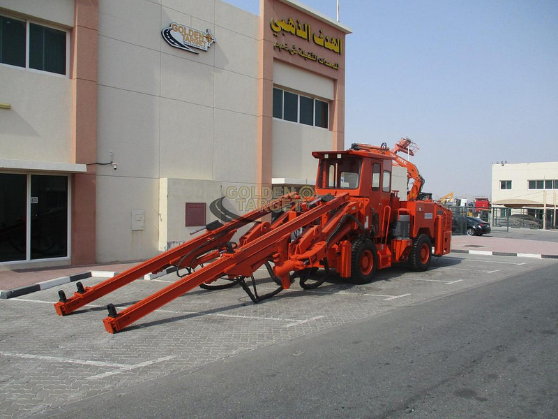 Tamrock H205D - Építőipari gépek: 2 kép. Tamrock H205D - Építőipari gépek: 2 kép.