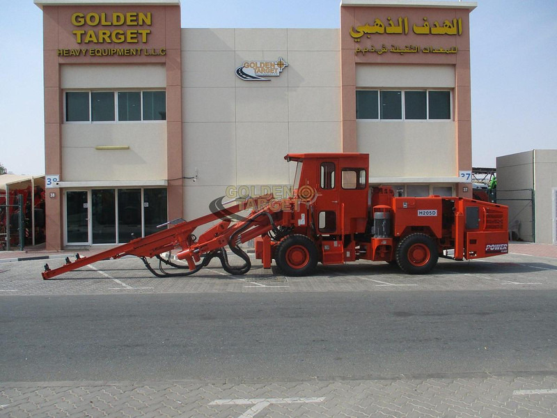 Tamrock H205D - Építőipari gépek: 5 kép. Tamrock H205D - Építőipari gépek: 5 kép.