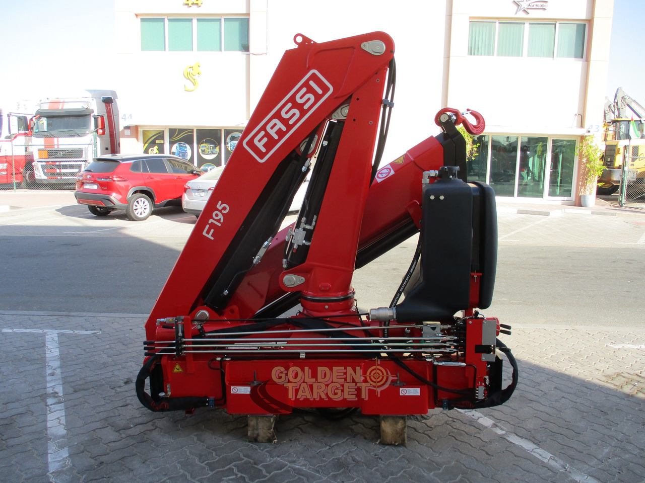 Fassi F195A.0.22 Crane - Rakodódaru - Teherautó: 4 kép. Fassi F195A.0.22 Crane - Rakodódaru - Teherautó: 4 kép.